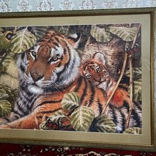 Работа «Тигры. Оформление вышивки»