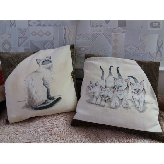Работа «Подушки "Кошачье семейство"»