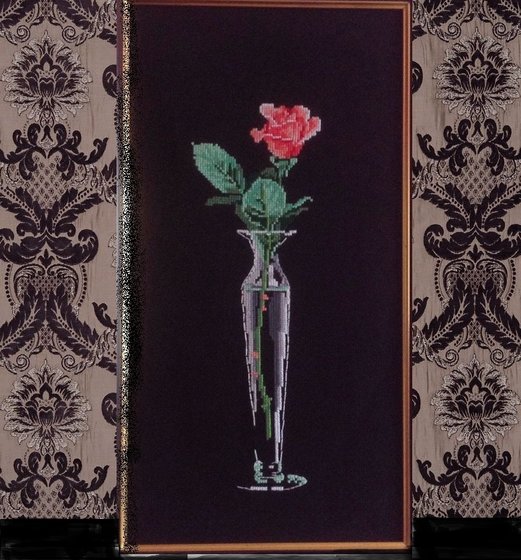 Работа «Роза сорта Ингрид Бергман в полуроспуске»