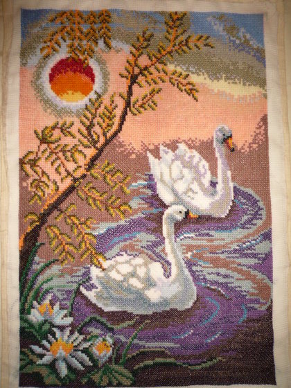 Работа «Лебеди осенью»