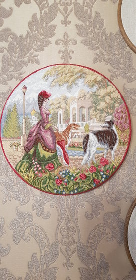 Работа «Дама с собаками»