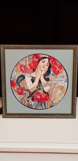 Работа «Девушка с маками»