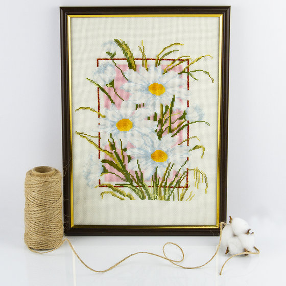 Работа «Ромашки на розовом»