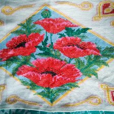Работа «"Маки" вышиты на вафельном полотенце по схеме из журнала в 2004г»