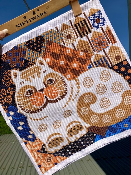 Работа «White Cat Pillow»