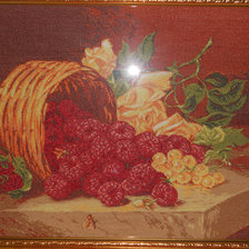 Работа «Натюрморт с малиной»