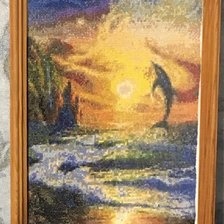 Работа «Дельфин в лучах заката»