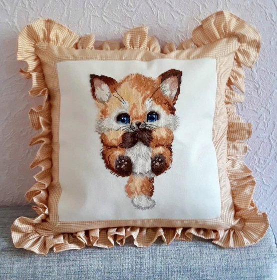 Работа «Подушка с лисенком»