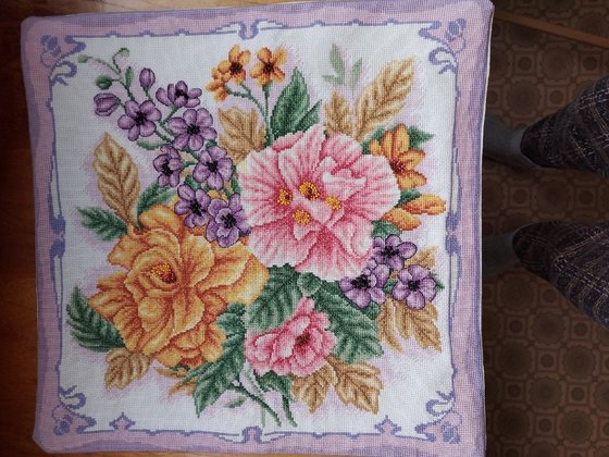 Работа «Подушка. Распустились цветы.»