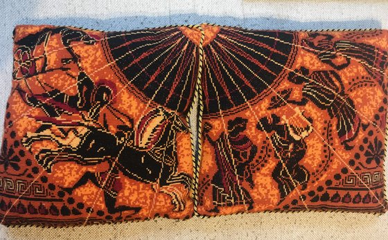 Работа «Древняя Греция, парные подушки, 38х38»