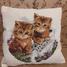 Работа «Подушка Котята»