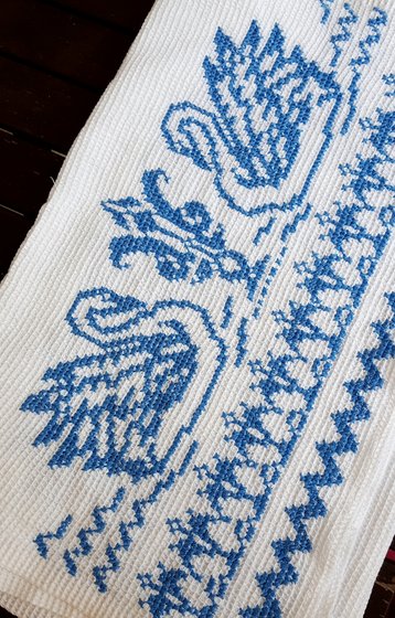 Работа «Славянский свадебный рушник  "Лебеди»