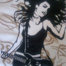 Работа «Девушка с гитарой»