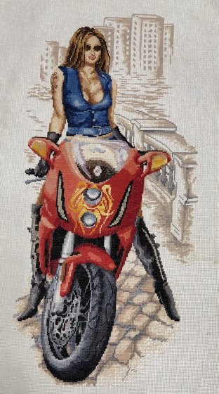 Работа «Байкерша»