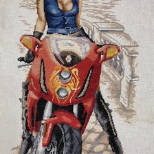 Работа «Байкерша»