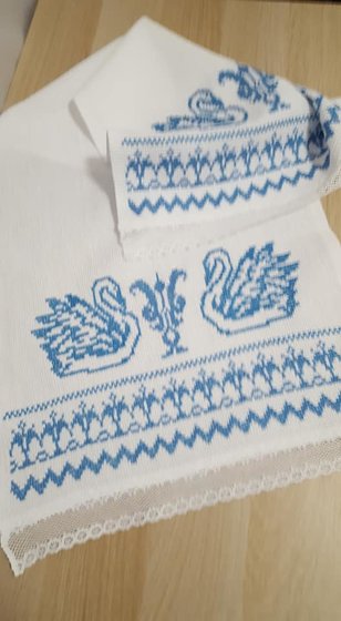 Работа «Свадебный рушник " Лебеди"»