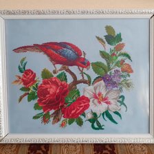 Работа «Птичка на красивых цветах»