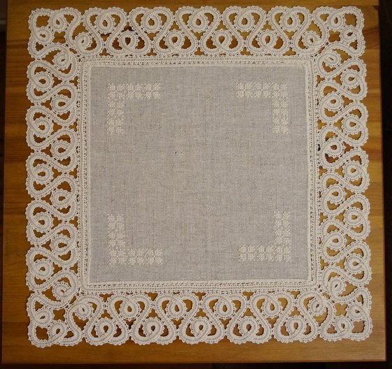 Работа «Салфетка с кружевом»