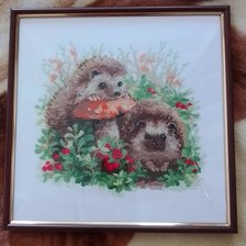 Работа «"Ёжики в бруснике" (Риолис)»