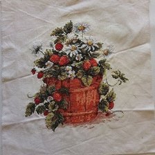 Работа «Кадка с клубникой»