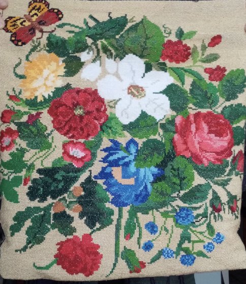 Работа «Думочка с цветами»