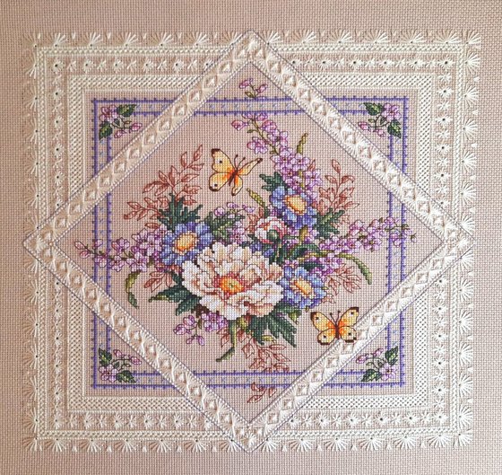 Работа «Кружево и цветы»