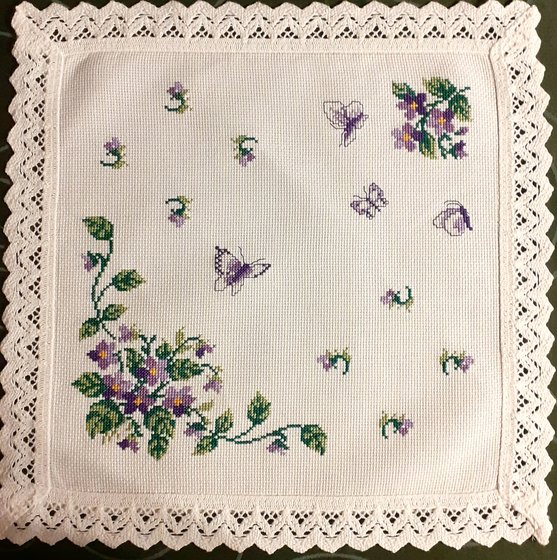 Работа «Салфетка. Фиалки»