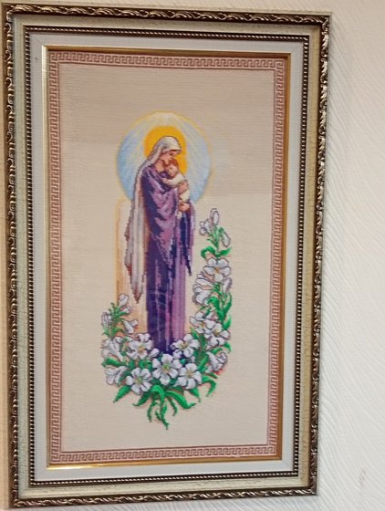 Работа «Богоматерь с младенцем»