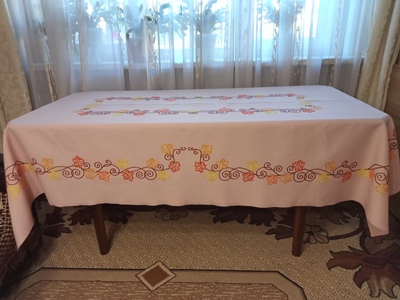 Работа «Скатерть на раздвижной стол.Тамбур в 2 нити»