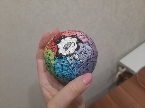 Работа «Котячий шарик. Дизайнер Марина Хачанова»