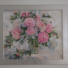 Работа «Пионы у окна»