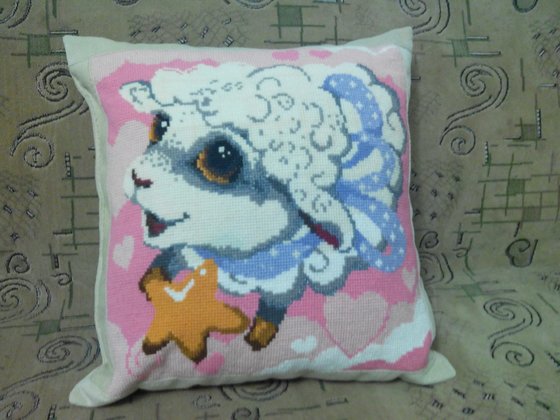 Работа «Подушка в подарок племяннице»