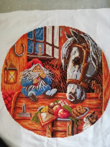 Работа «Домовой кормит лошадь)))»