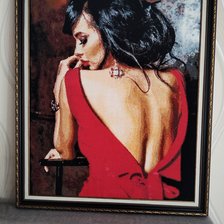 Работа «Девушка в красном»