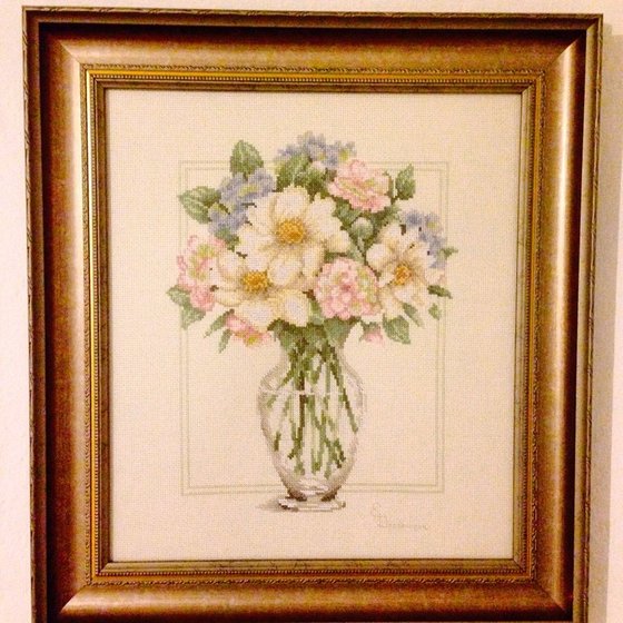 Работа «Цветы в высокой вазе»