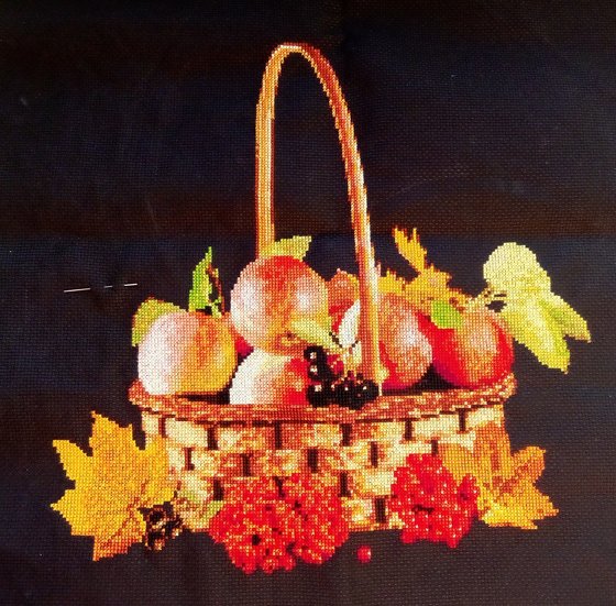 Работа «Яблоки и рябина. Набор студии Юнона. 30 на 30 см.»