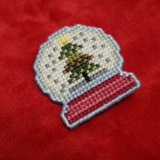 Работа «Значок Новогодний шарик»