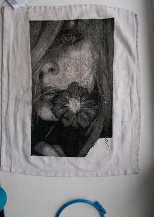 Девушка с цветком №13876