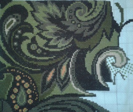 Подушка с цветочным орнаментом от RIOLIS №30631