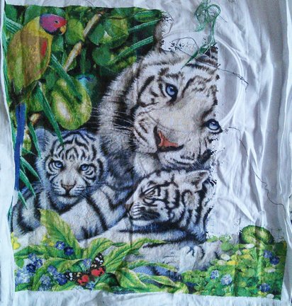 Белая тигрица с малышами №136943