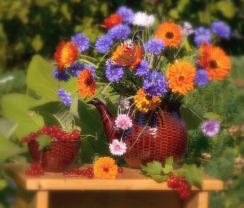 натюрморт - ягоды, цветы, букет - оригинал