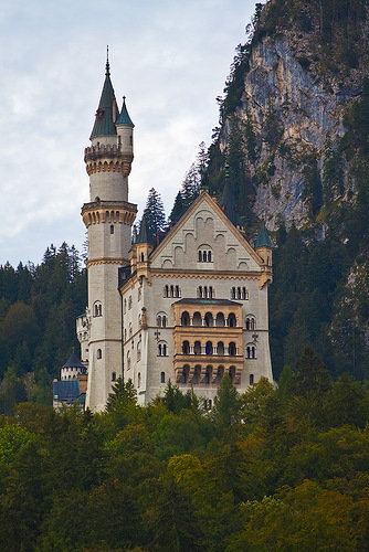 замок в лесу - лес, гора, замок - оригинал