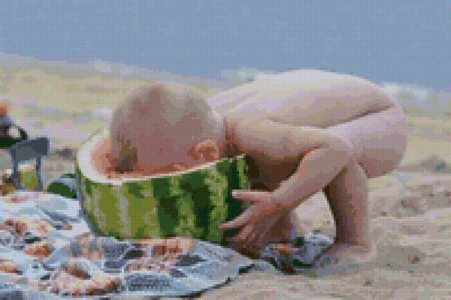 Малыш кушает арбуз) - предпросмотр