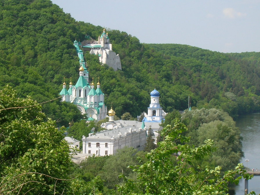 святогорье - природа, религия, храм - оригинал