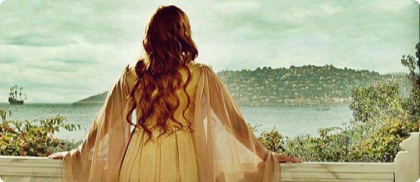 На террасе - хюррем, не террасе, великолепный век, девушка - оригинал