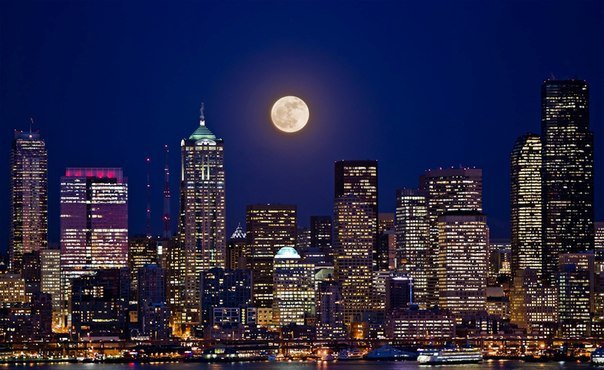 В небе над Сиэтлом - сиэтл, город, небо, луна - оригинал