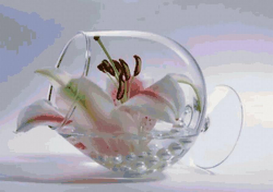 Бокал с лилией - предпросмотр