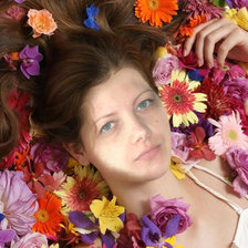 Схема вышивки «девушка в цветах»