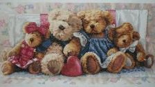 Схема вышивки «Мишки на подушках»