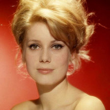 Катрин Денев